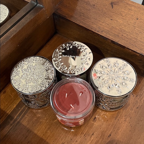 Bath & Body Works Candle Lot of 3 Plus Two Candle Holders And 3 Scented Candles - Picture 5 of 10